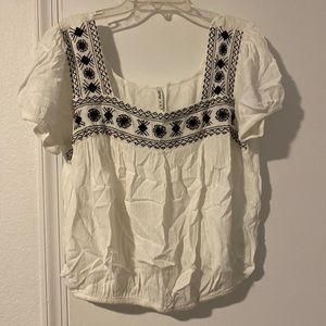 Black and white summer top size medium